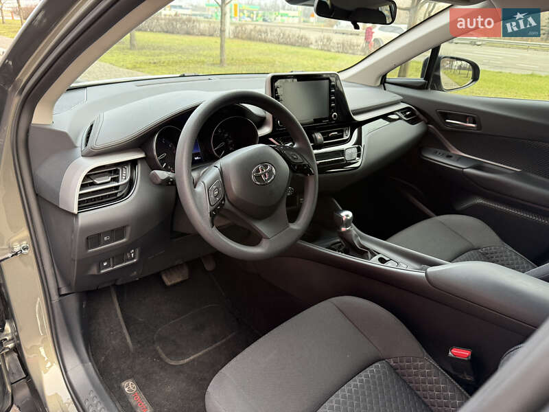 Позашляховик / Кросовер Toyota C-HR 2021 в Києві фото 30 Позашляховик / Кросовер Toyota C-HR 2021 в Києві