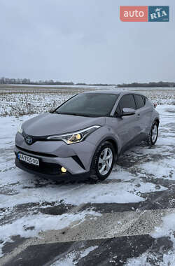 Позашляховик / Кросовер Toyota C-HR 2018 в Києві
