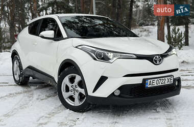 Внедорожник / Кроссовер Toyota C-HR 2018 в Киеве
