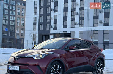 Внедорожник / Кроссовер Toyota C-HR 2018 в Ровно