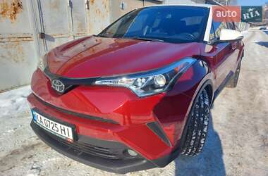 Внедорожник / Кроссовер Toyota C-HR 2018 в Киеве