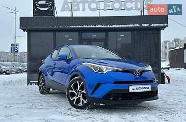 Внедорожник / Кроссовер Toyota C-HR 2017 в Киеве