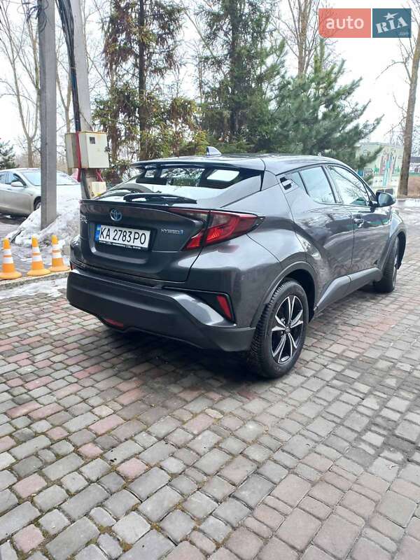 Внедорожник / Кроссовер Toyota C-HR 2021 в Киеве