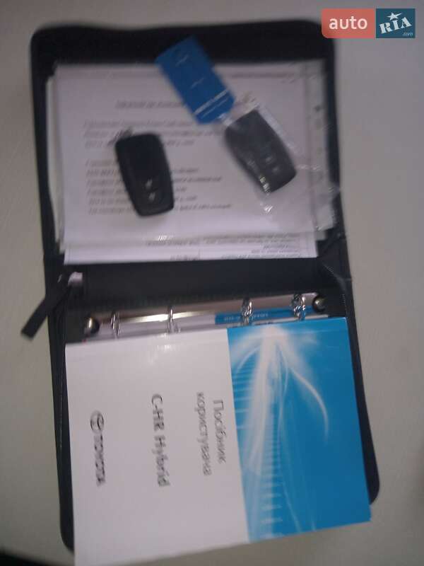 Внедорожник / Кроссовер Toyota C-HR 2021 в Киеве