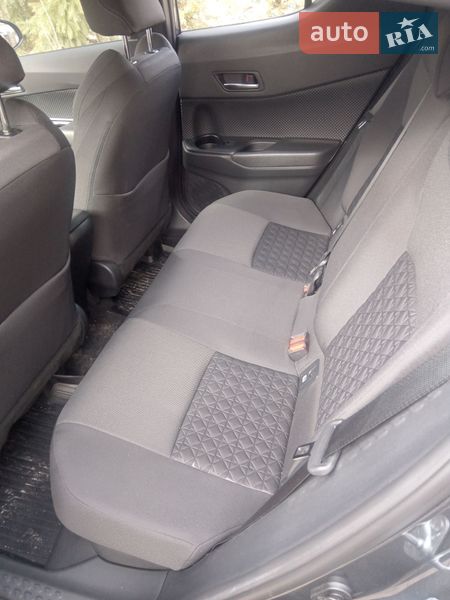 Внедорожник / Кроссовер Toyota C-HR 2021 в Киеве