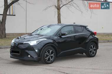 Позашляховик / Кросовер Toyota C-HR 2019 в Дніпрі