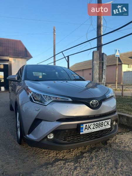 Внедорожник / Кроссовер Toyota C-HR 2018 в Белгороде-Днестровском