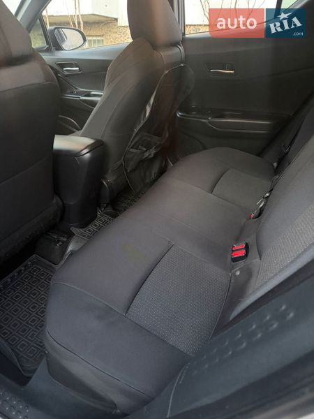 Внедорожник / Кроссовер Toyota C-HR 2018 в Белгороде-Днестровском