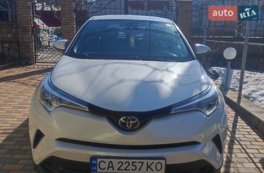 Позашляховик / Кросовер Toyota C-HR 2017 в Умані