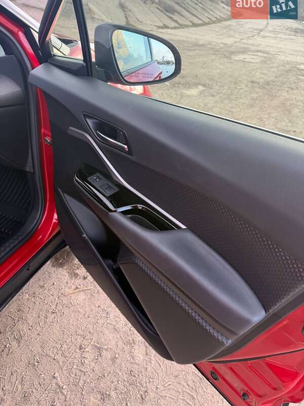 Внедорожник / Кроссовер Toyota C-HR 2021 в Киеве