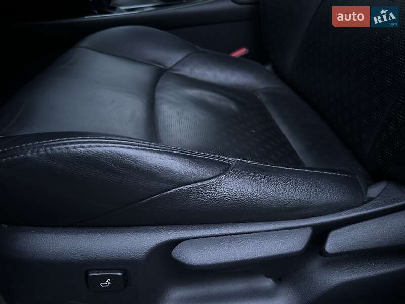 Позашляховик / Кросовер Toyota C-HR 2017 в Києві