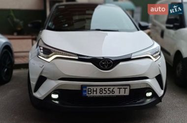 Позашляховик / Кросовер Toyota C-HR 2019 в Києві