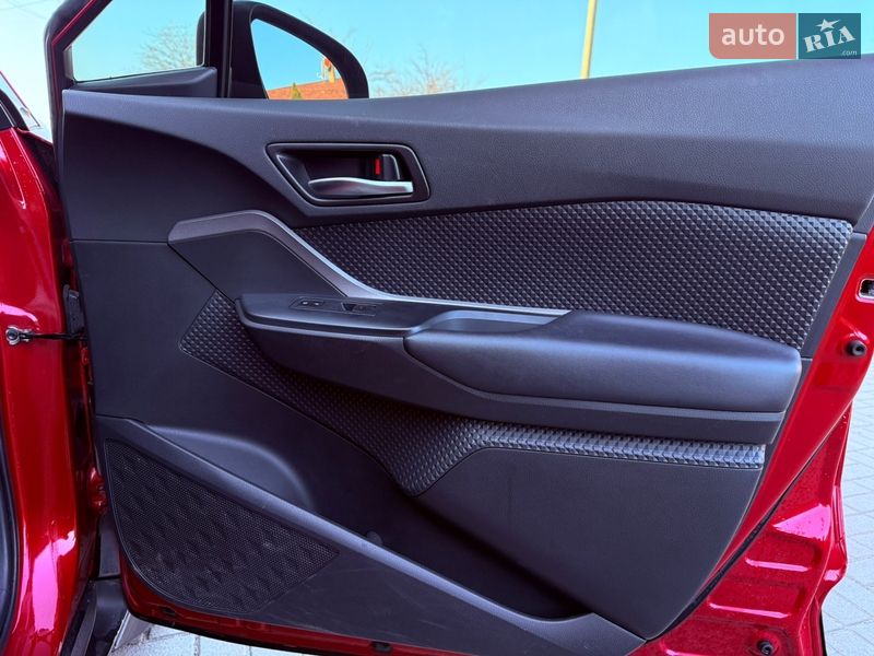 Внедорожник / Кроссовер Toyota C-HR 2020 в Харькове фото 23 Внедорожник / Кроссовер Toyota C-HR 2020 в Харькове