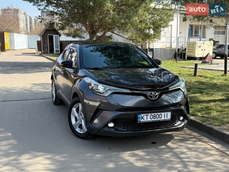 Внедорожник / Кроссовер Toyota C-HR 2018 в Ивано-Франковске