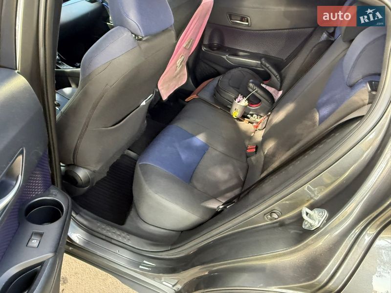 Внедорожник / Кроссовер Toyota C-HR 2018 в Ивано-Франковске