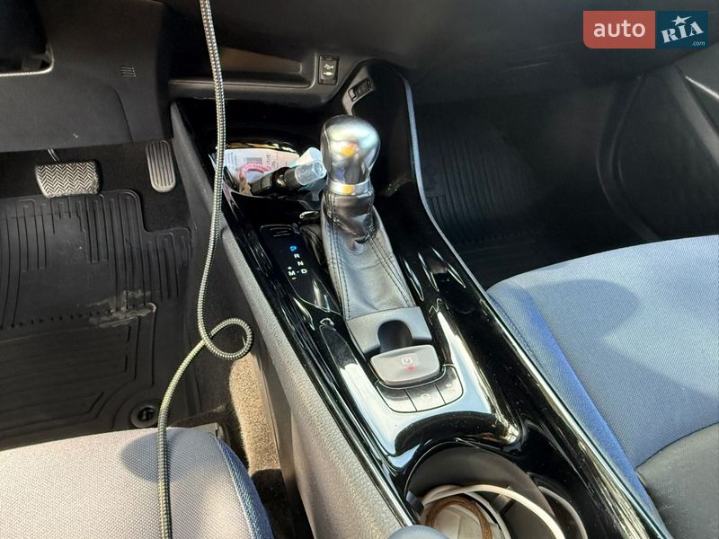 Внедорожник / Кроссовер Toyota C-HR 2018 в Ивано-Франковске