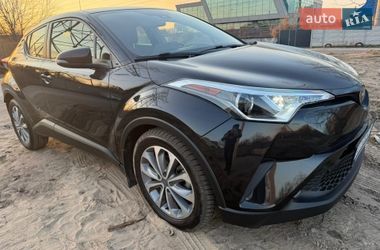 Внедорожник / Кроссовер Toyota C-HR 2018 в Киеве