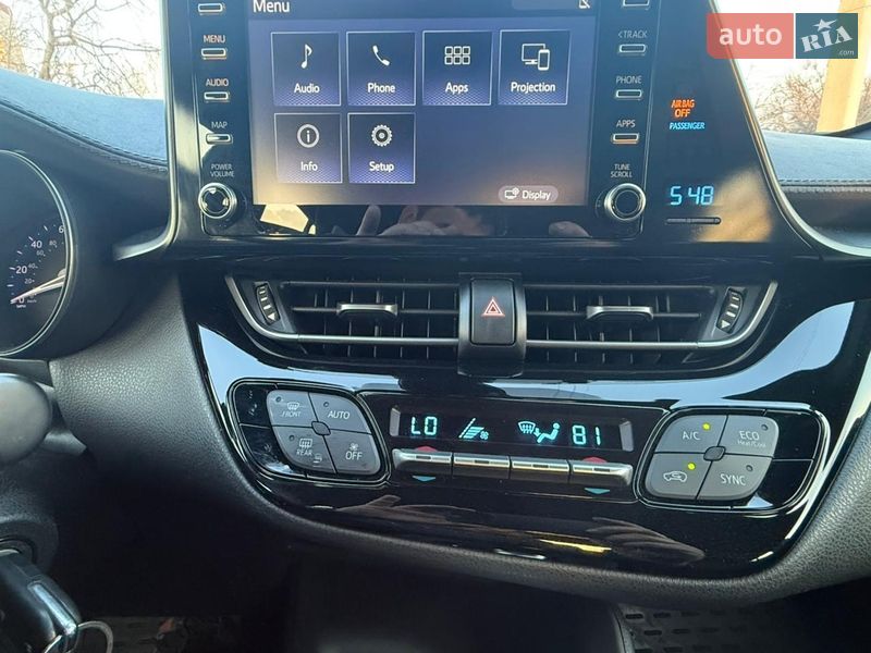 Внедорожник / Кроссовер Toyota C-HR 2018 в Киеве