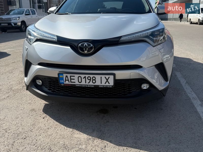 Внедорожник / Кроссовер Toyota C-HR 2018 в Днепре