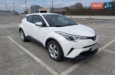 Позашляховик / Кросовер Toyota C-HR 2018 в Києві