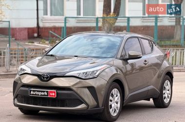 Внедорожник / Кроссовер Toyota C-HR 2021 в Киеве