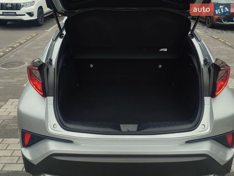 Внедорожник / Кроссовер Toyota C-HR 2023 в Киеве