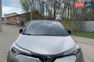 Позашляховик / Кросовер Toyota C-HR 2019 в Івано-Франківську