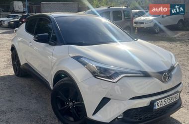 Внедорожник / Кроссовер Toyota C-HR 2017 в Синельниково