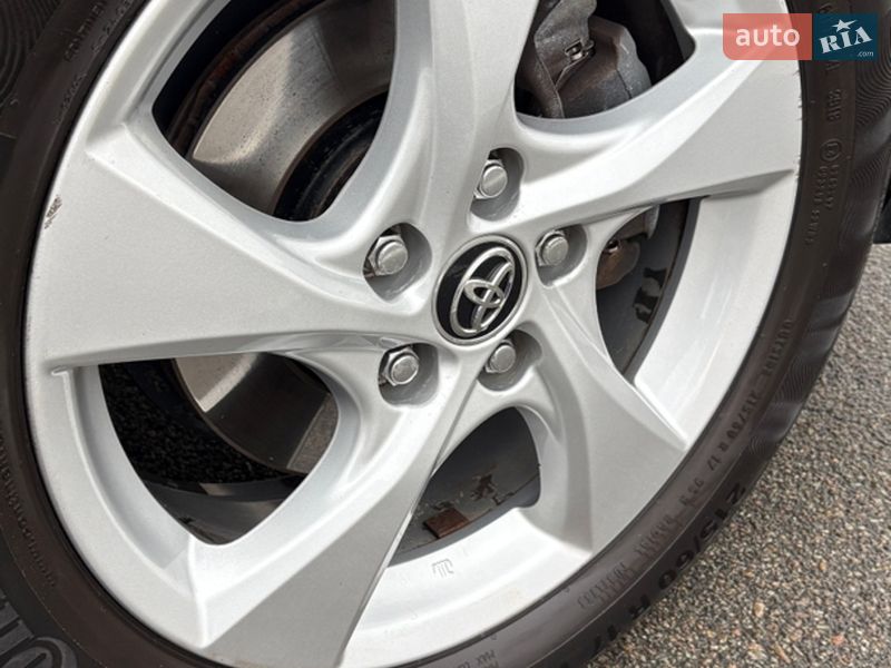 Внедорожник / Кроссовер Toyota C-HR 2019 в Киеве фото 6 Внедорожник / Кроссовер Toyota C-HR 2019 в Киеве