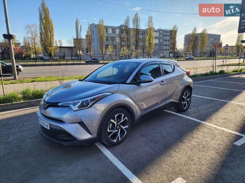 Позашляховик / Кросовер Toyota C-HR 2018 в Києві