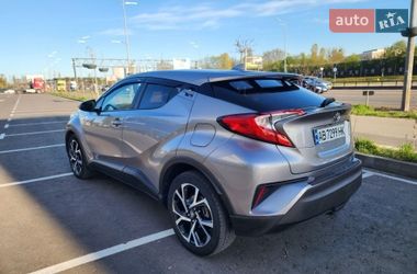 Позашляховик / Кросовер Toyota C-HR 2018 в Києві