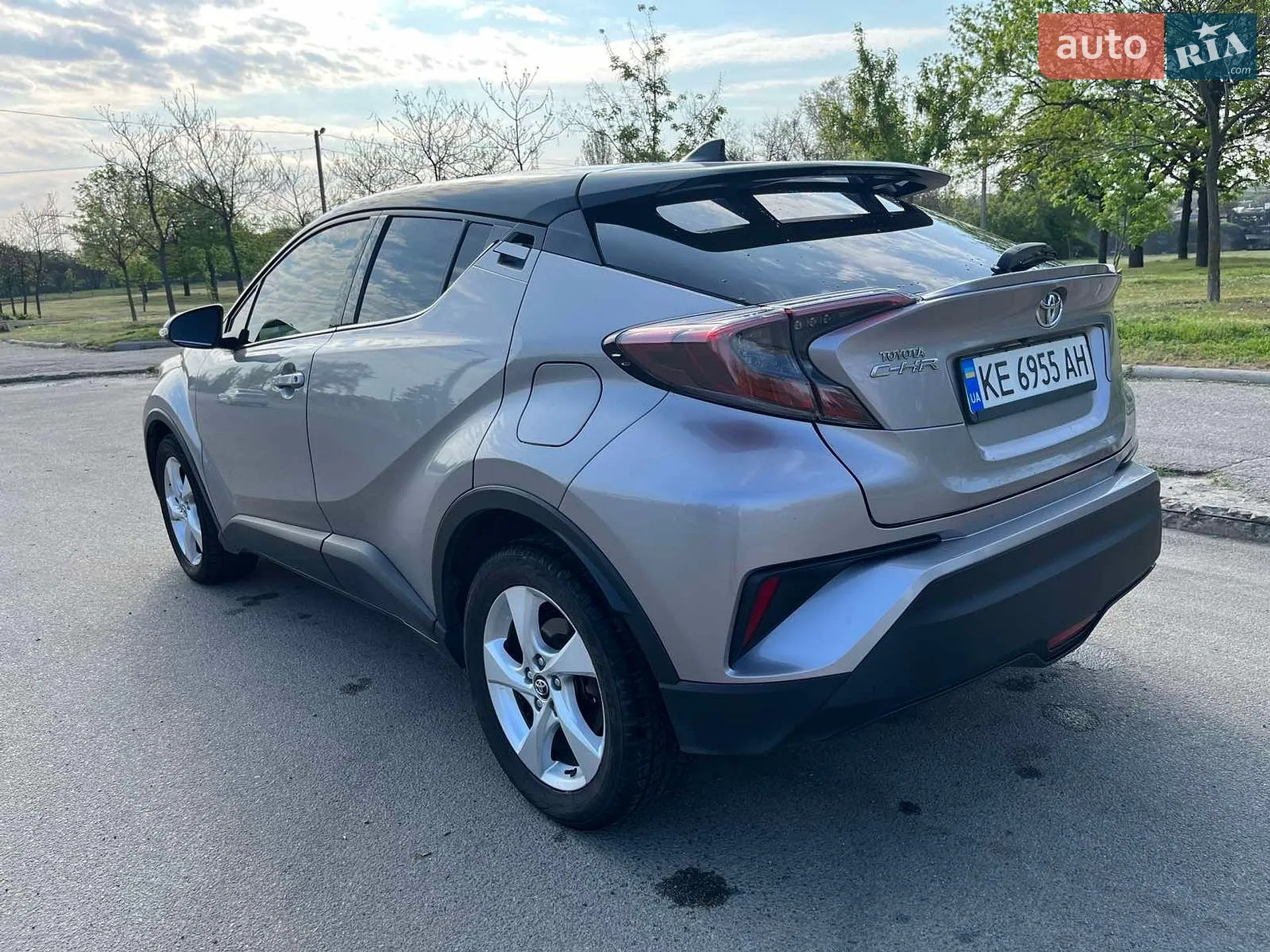 2017 Toyota C-HR - мініатюра 2