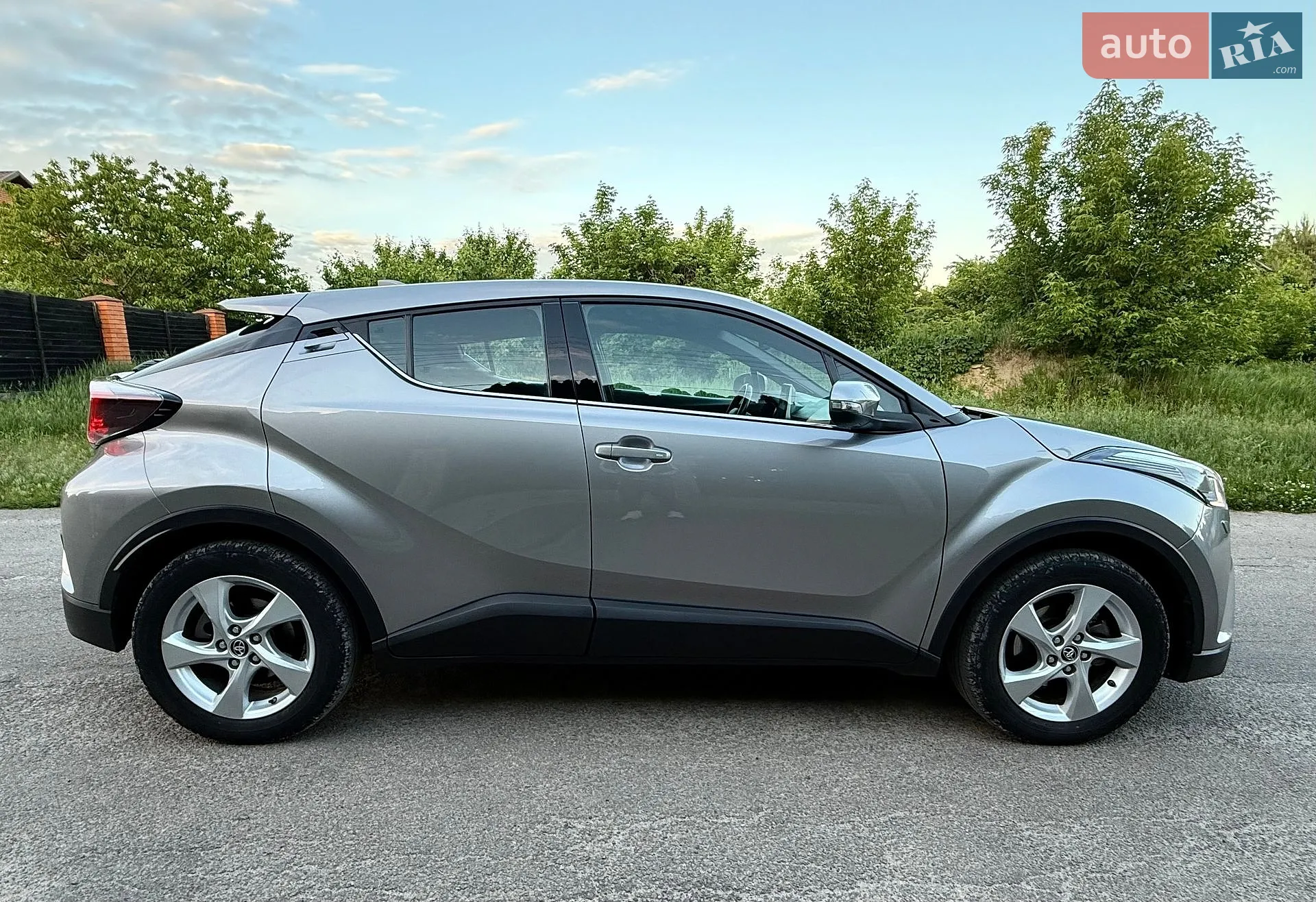 2017 Toyota C-HR - мініатюра 8