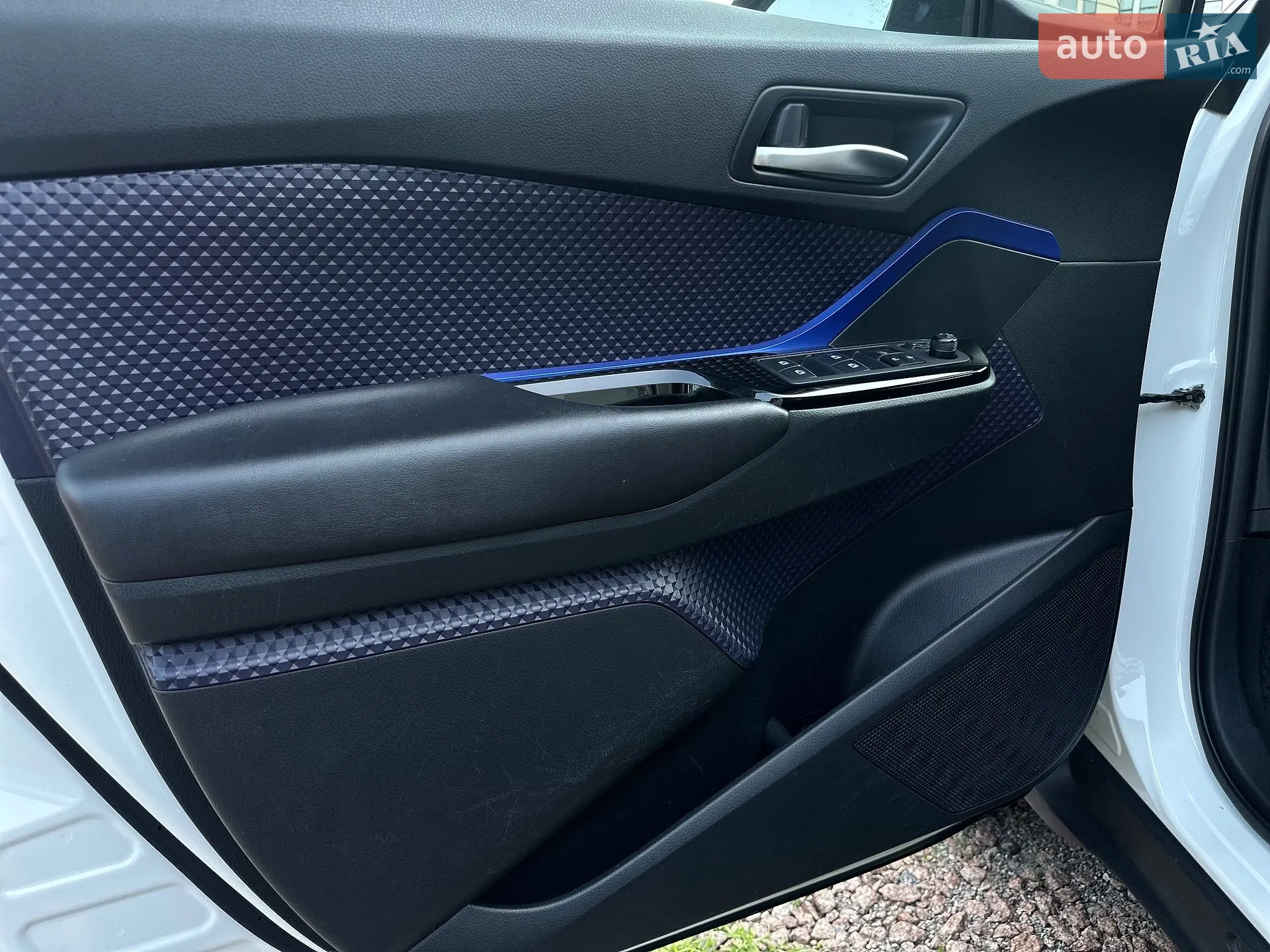 2017 Toyota C-HR - мініатюра 25