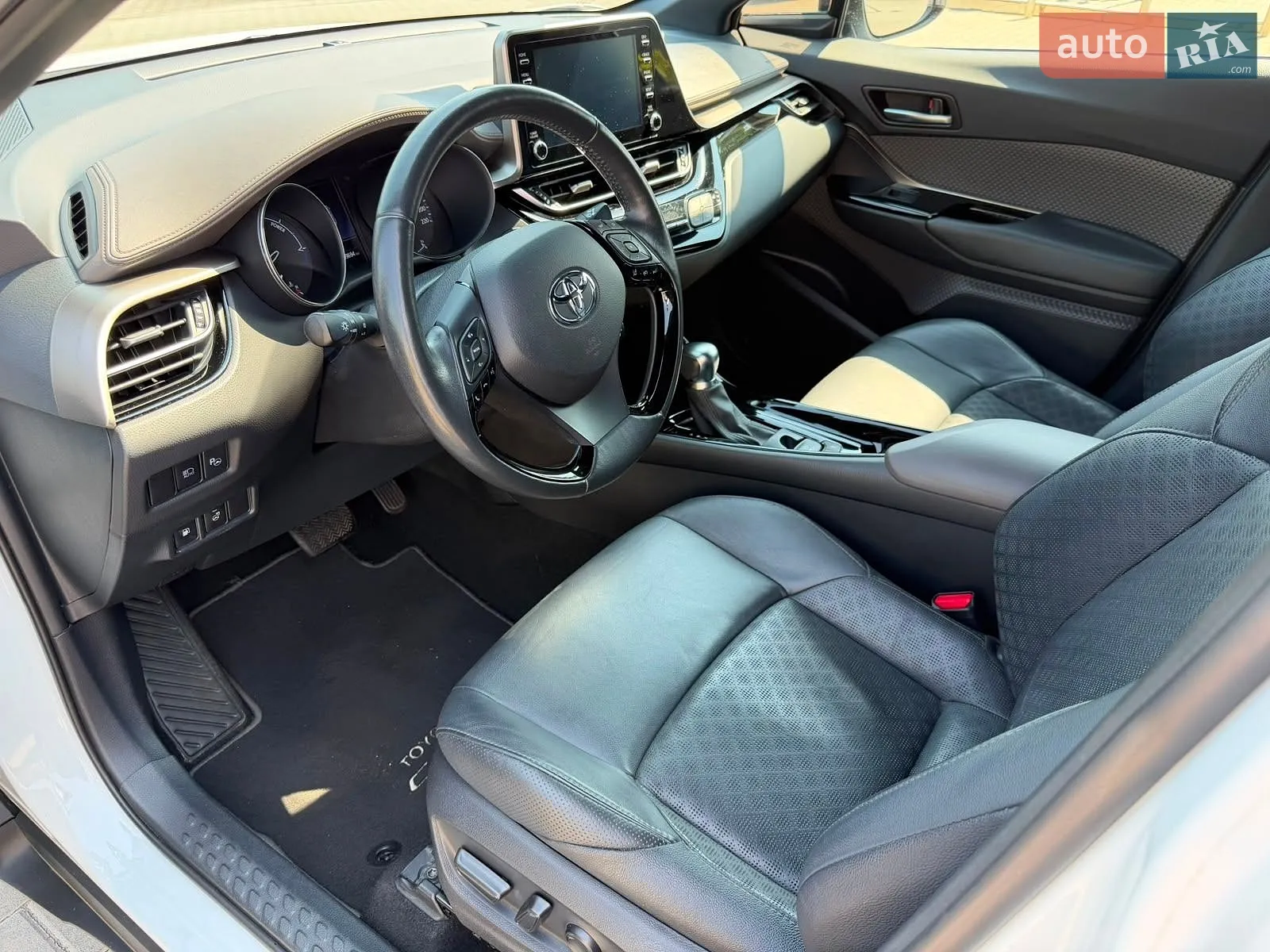 2022 Toyota C-HR - мініатюра 17