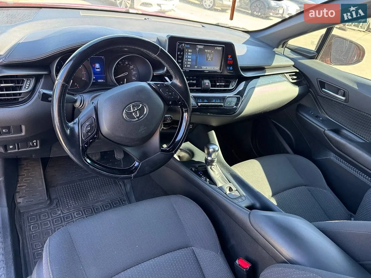 2017 Toyota C-HR - мініатюра 16