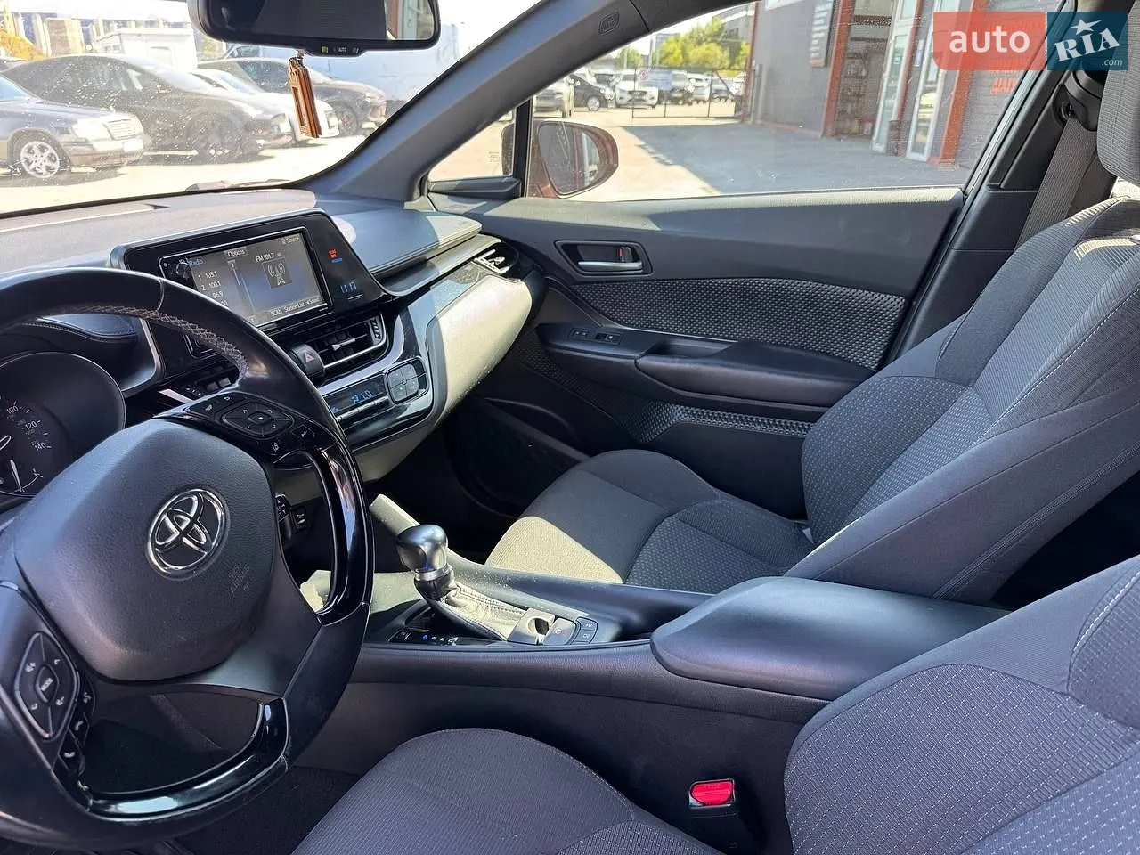 2017 Toyota C-HR - мініатюра 19