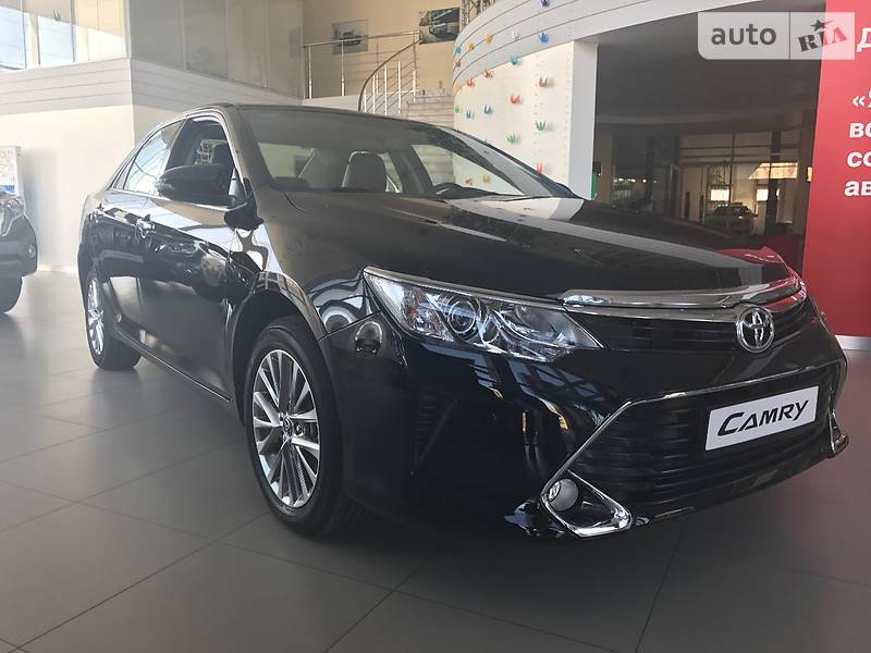 Седан Toyota Camry 2016 в Николаеве