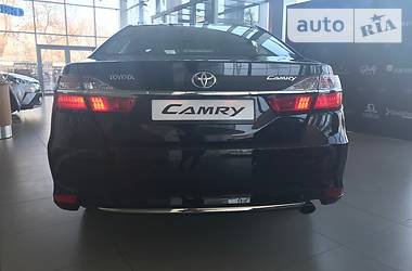 Седан Toyota Camry 2016 в Николаеве