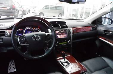 Седан Toyota Camry 2012 в Днепре