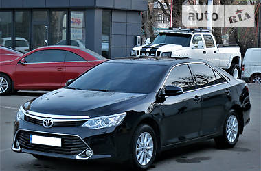  Toyota Camry 2016 в Киеве