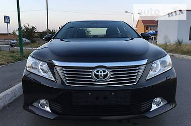 Седан Toyota Camry 2015 в Виннице