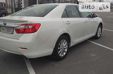 Седан Toyota Camry 2014 в Киеве