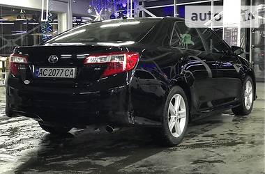 Седан Toyota Camry 2012 в Луцке