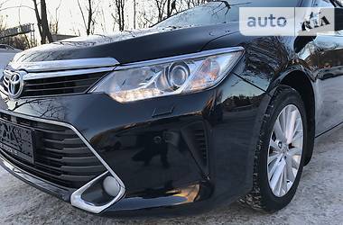 Седан Toyota Camry 2015 в Киеве