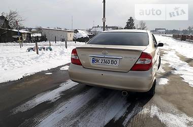 Седан Toyota Camry 2002 в Сарнах