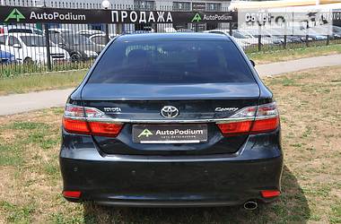 Седан Toyota Camry 2015 в Николаеве