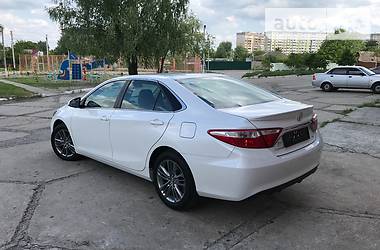 Седан Toyota Camry 2017 в Киеве