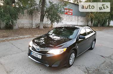 Седан Toyota Camry 2012 в Дніпрі