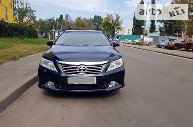 Седан Toyota Camry 2012 в Киеве